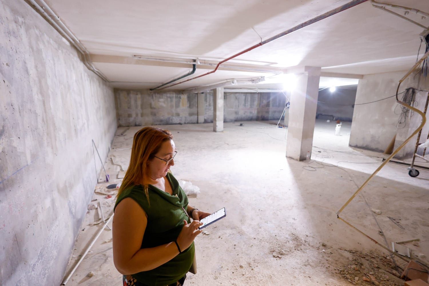 Vecinos de Albal denuncian que el edificio sigue igual 10 meses después