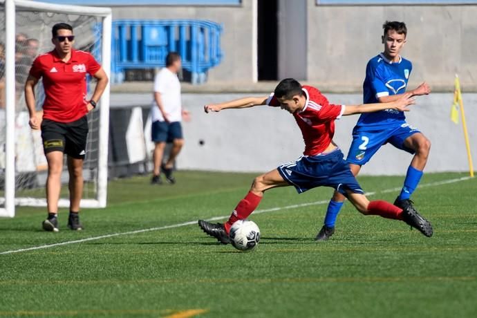 25-01-20  DEPORTES. CAMPOS DE FUTBOL DE LA ZONA DEPORTIVA DEL PARQUE SUR EN  MASPALOMAS. MASPALOMAS. SAN BARTOLOME DE TIRAJANA.  San Fernando de Maspalomas Santos- Veteranos del Pilar (Cadetes).  Fotos: Juan Castro.  | 25/01/2020 | Fotógrafo: Juan Carlos Castro