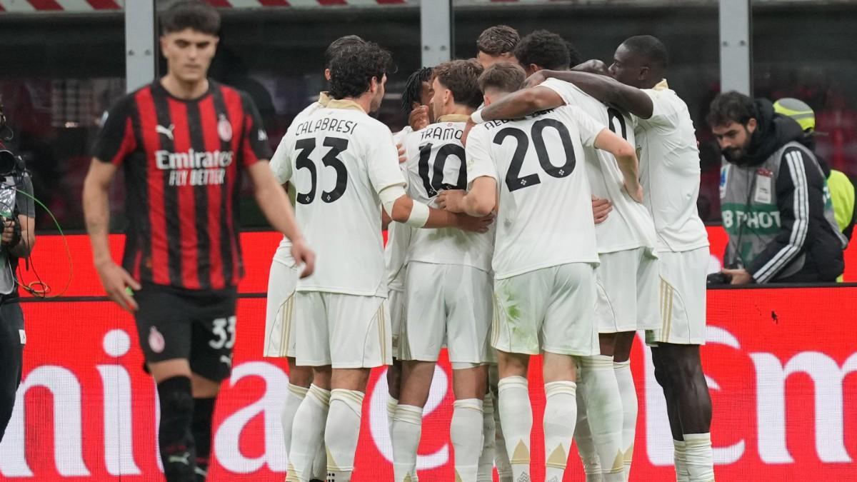Los jugadores del Pisa celebran un gol