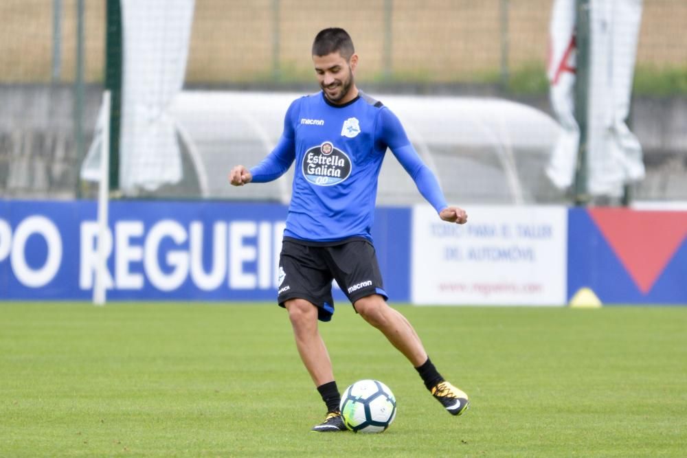 Sesión de entrenamiento previa al primer encuentro de pretemporada, ante el Racing Villalbés