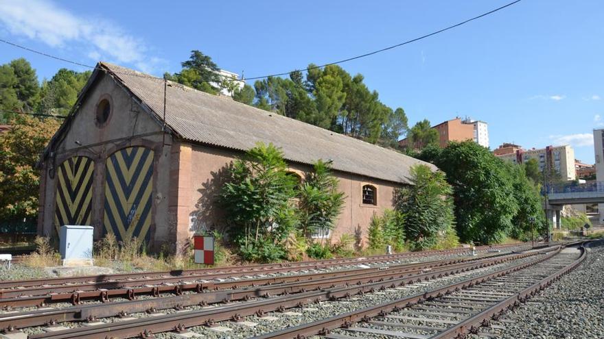 Antiguo taller junto a la estación de Teruel donde Renfe instalará su futuro Centro de Competencias Digitales (CCD)