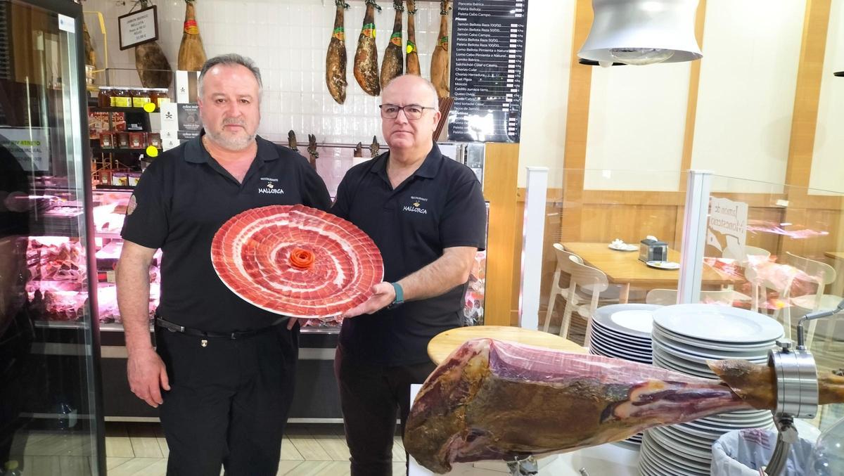 Jose y Demetrio Calderón, propietarios del Restaurante Mallorca.