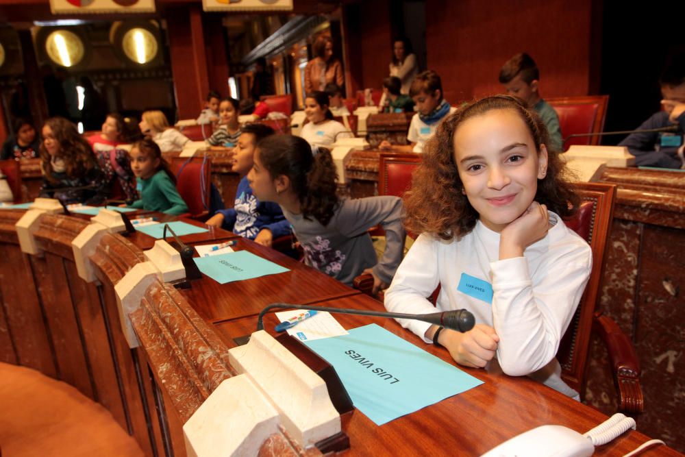 Pleno infantil en la Asamblea Regional