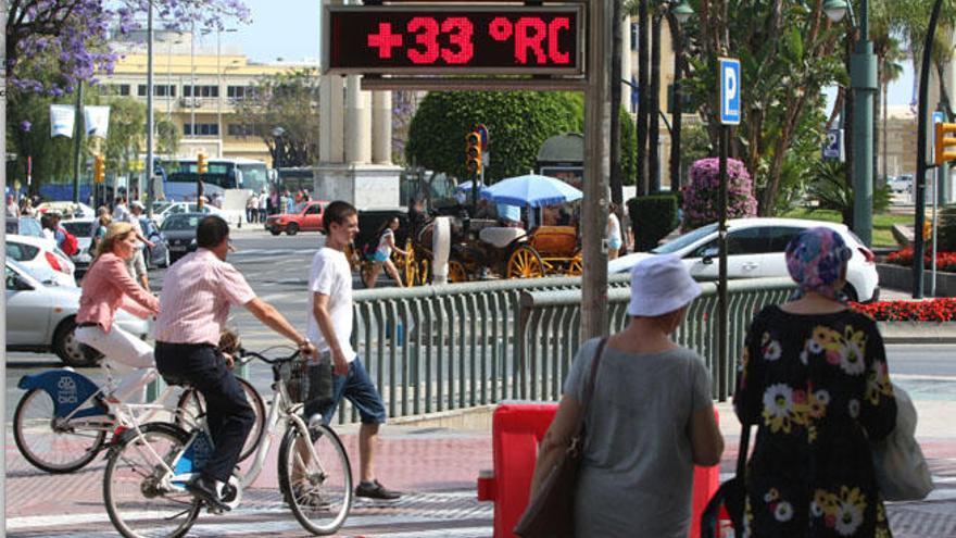 Termómetro en el centro de Málaga en pleno verano.