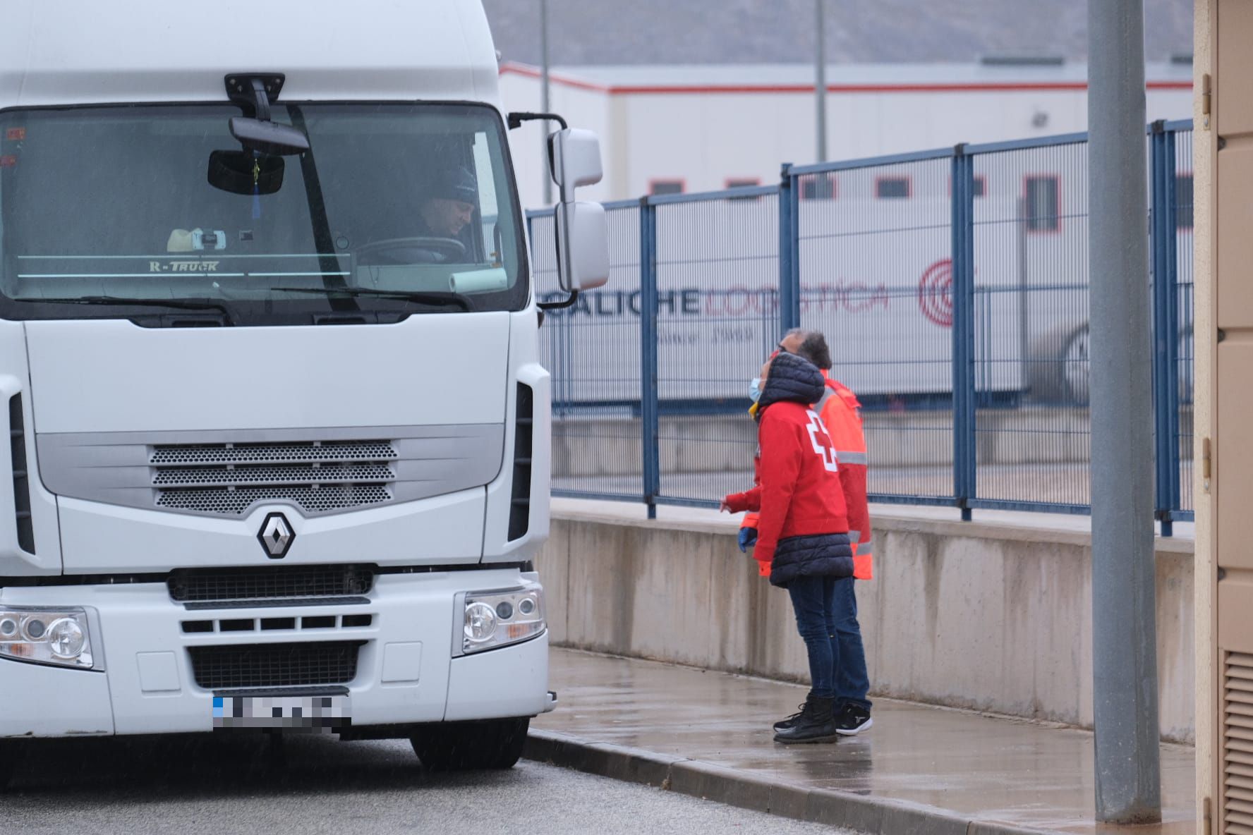 La nieve mantiene a 300 camiones bloqueados en Villena