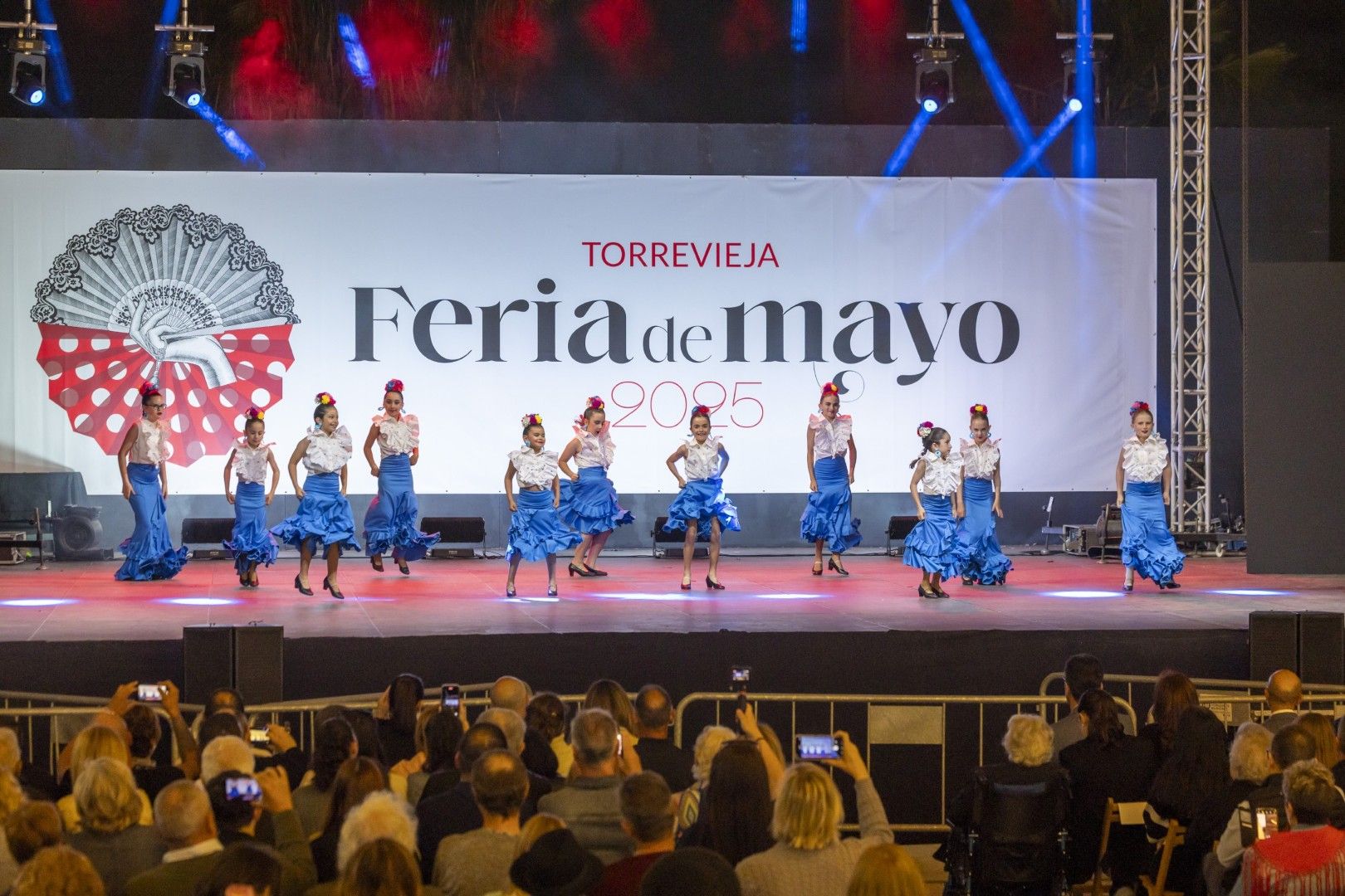 Por sevillanas en la Feria de Mayo de Torrevieja 2025