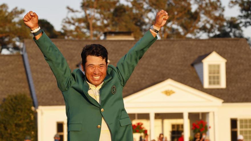 Matsuyama, vestido con la chaqueta verde del vencedor del Masters.