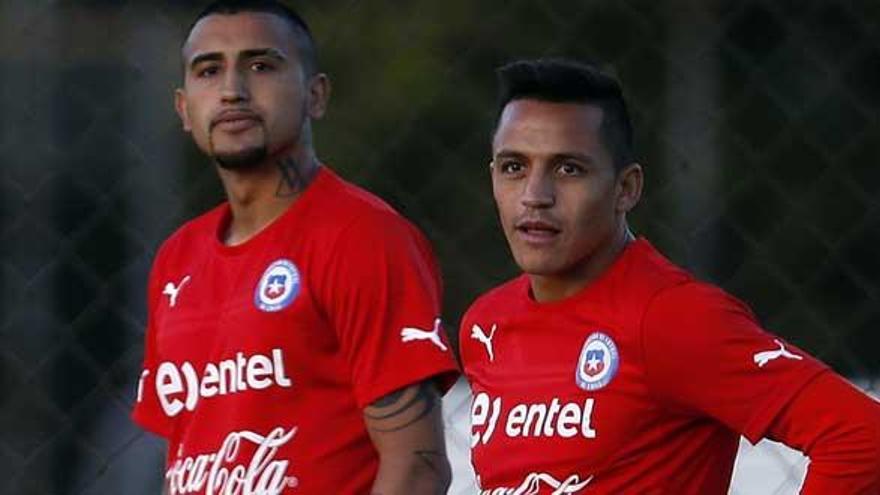 Vidal y Alexis, en un entrenamiento de Chile.