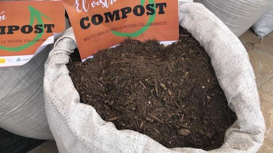 Imagen de archivo de un saco de compost.