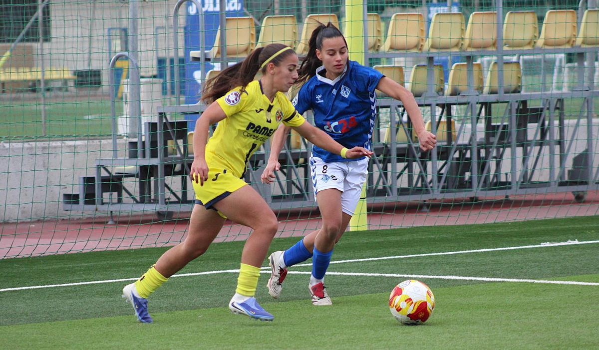 Lauris, delantera del Villarreal femenino habitual en los onces titulares.