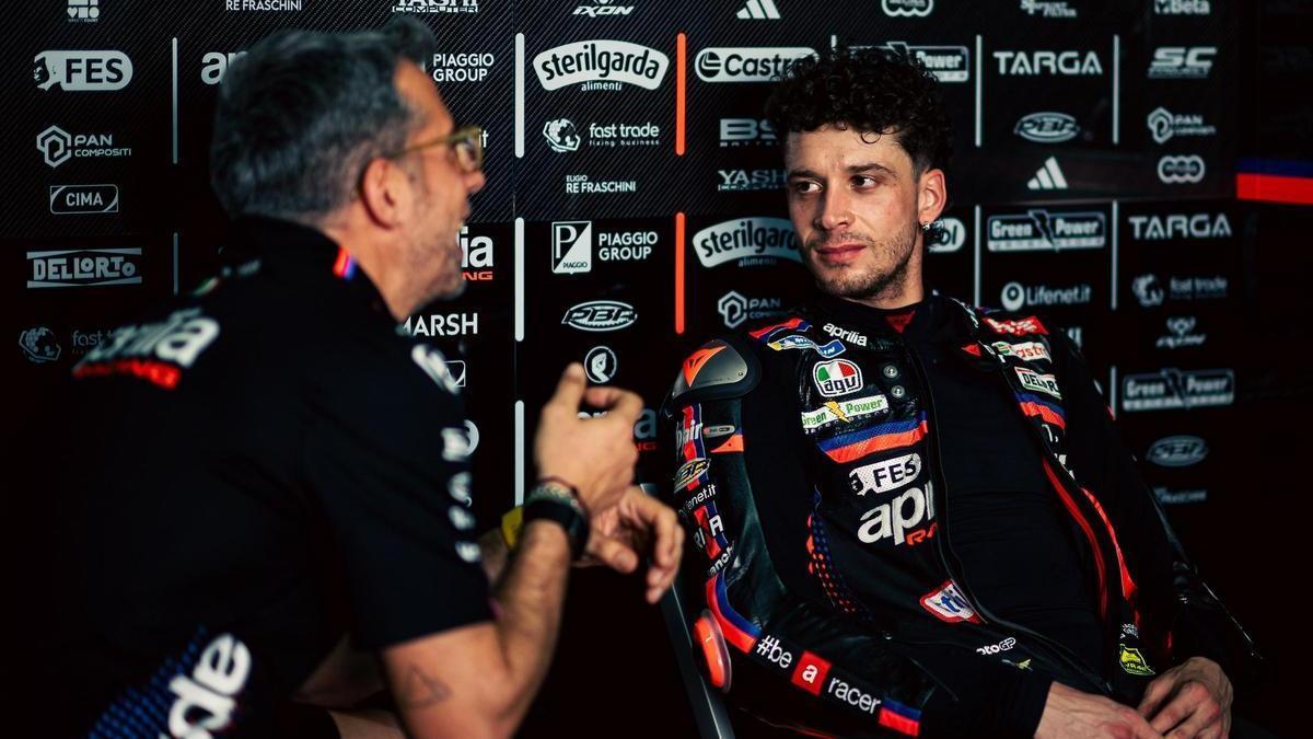 El italiano Marc Bezzecchi (Aprilia) da el primer gol en el inicio del Mundial.