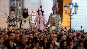 Toc d’inici de la Mercè 2025, gigantes y bestias en la plaza Sant Jaume de Barcelona Toc d’inici de la Mercè 2025, gigantes y bestias en la plaza Sant Jaume de Barcelona