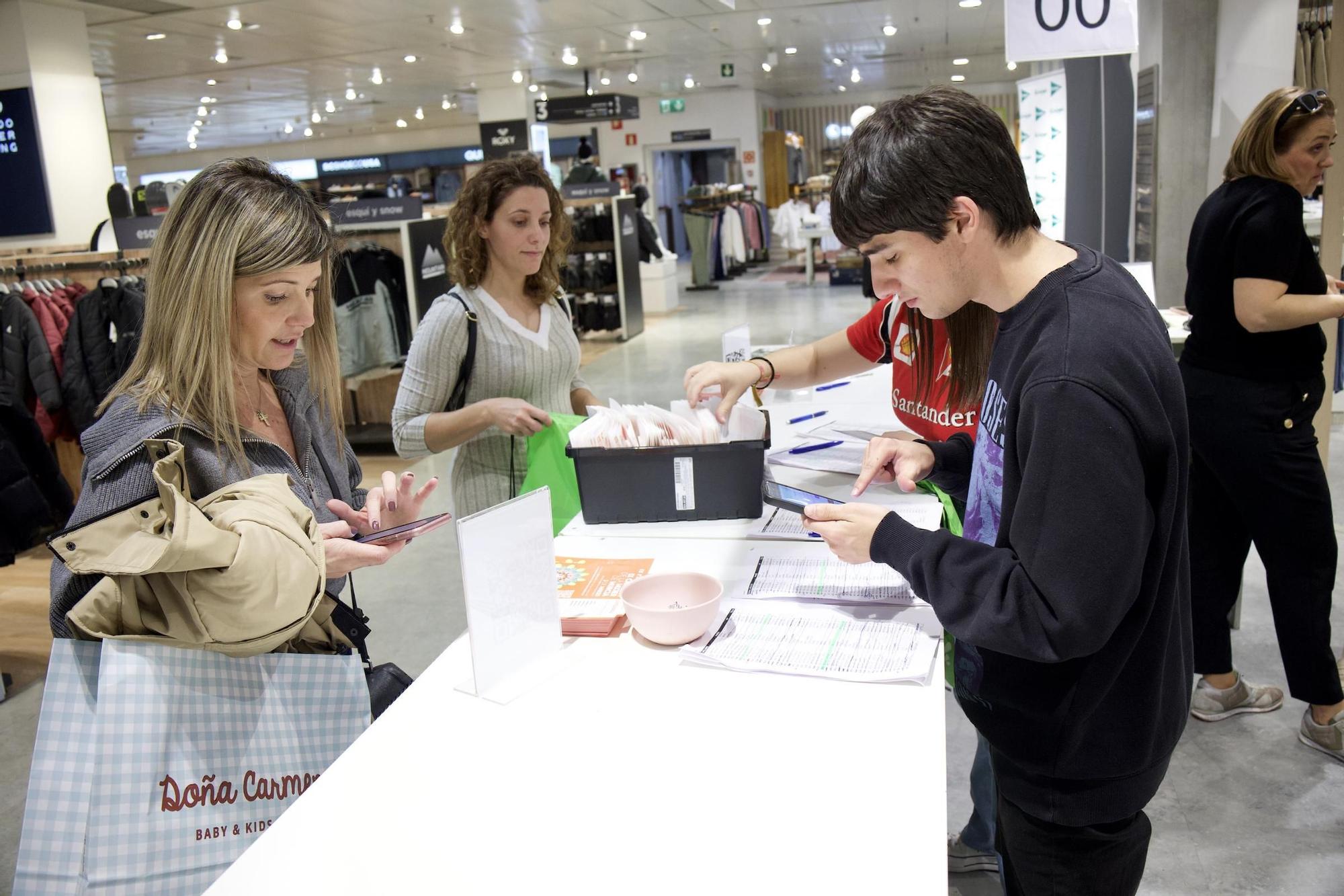 Entrega de dorsales de la Carrera de la Mujer de Murcia (sábado por la mañana)