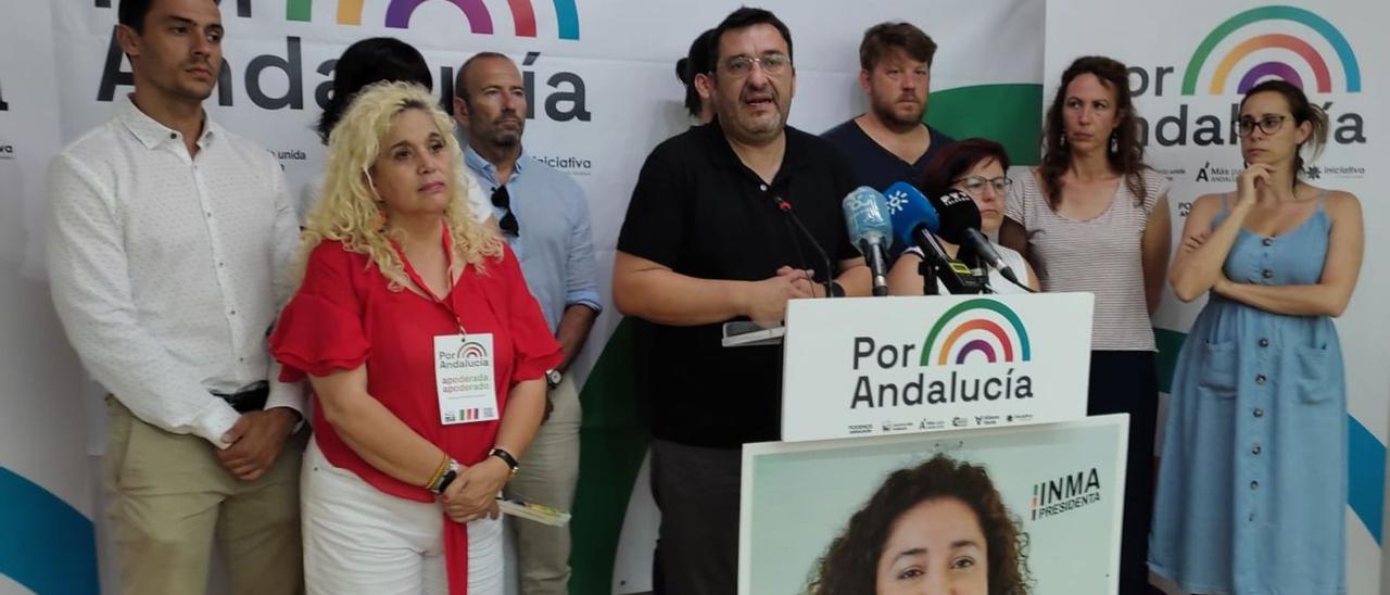 Dirigentes malagueños de IU y Podemos, durante un acto de Por Andalucía en la campaña de las elecciones andaluzas.