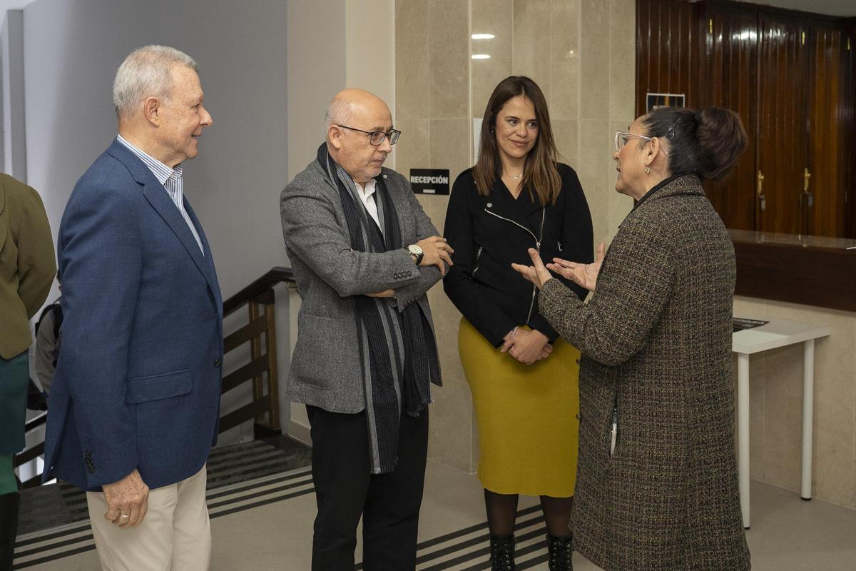 El presidente del Cabildo de Gran Canaria, Antonio Morales, durante su asistencia a la campaña de teatro educativo de sensibilización contra el acoso escolar impulsada por el Círculo Mercantil.