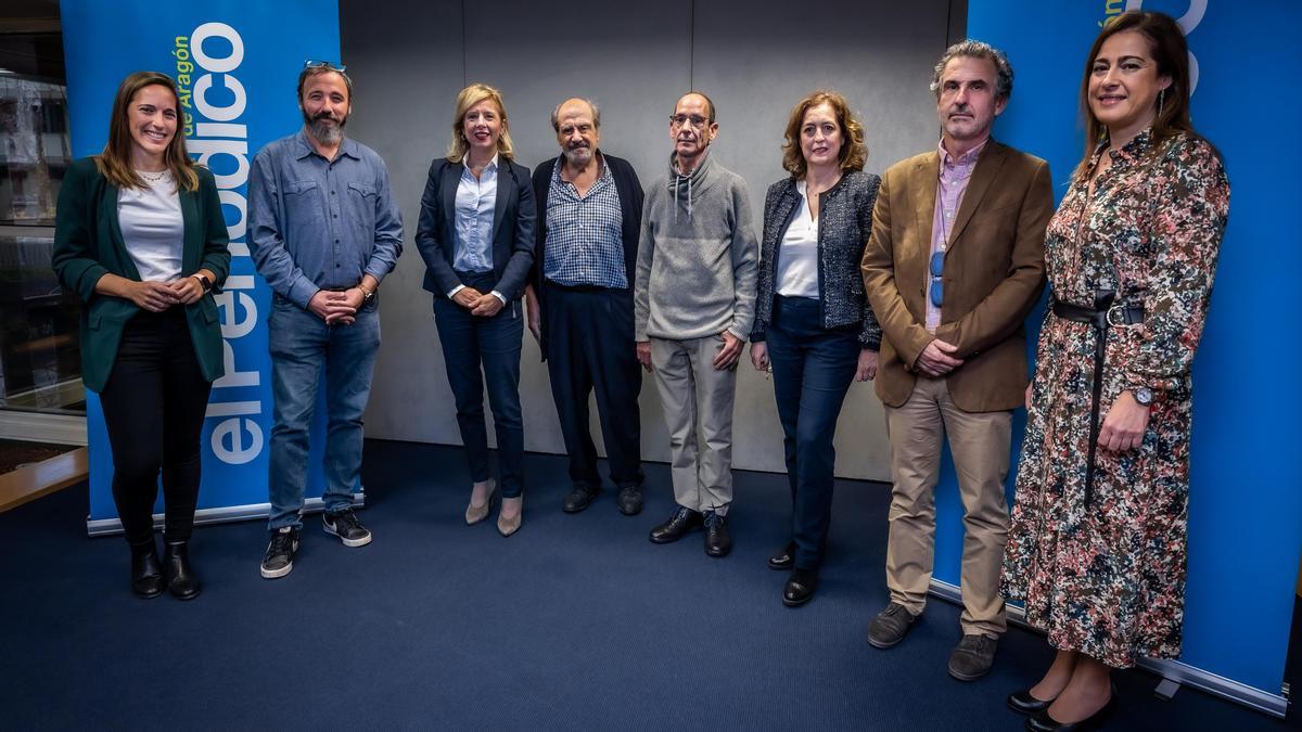 Los participantes en el desayuno informativo Santiago Boira, Santiago Letona, Juan Ramón Barrios, Rosa Martínez, Francisco Javier Falo y Raquel García, junto a la periodista Ana Lahoz y Cristina Sánchez, gerente de EL PERIÓDICO DE ARAGÓN.