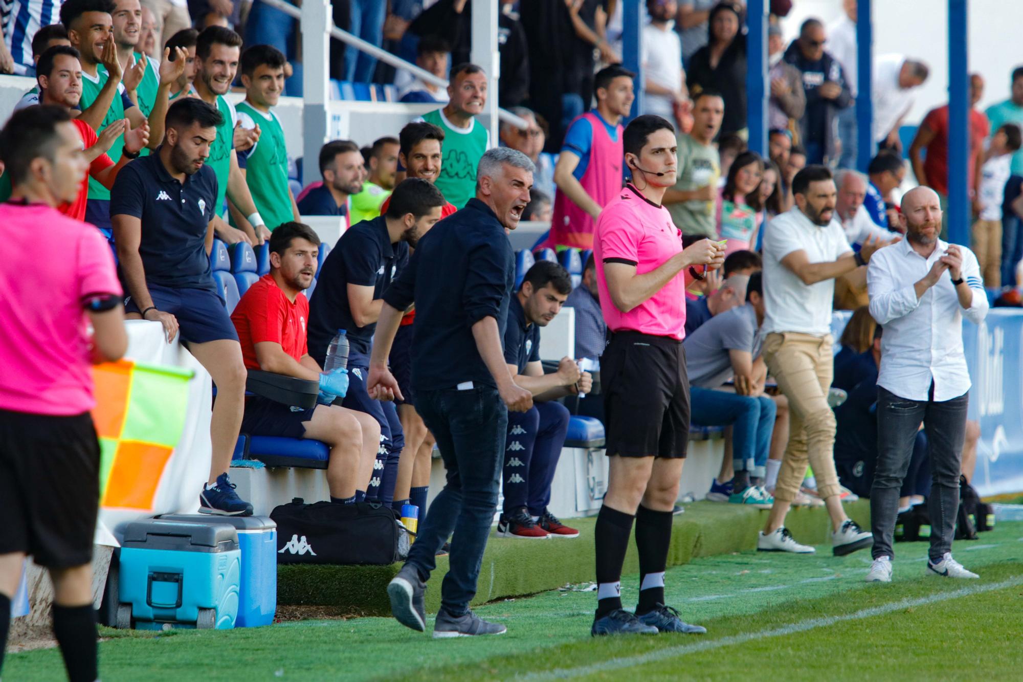 El Alcoyano salva un punto que puede saber a poco (2-2)