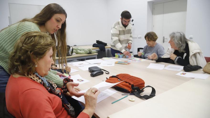 Actividades para combatir la soledad no deseada en los mayores: Mejor en buena compañía