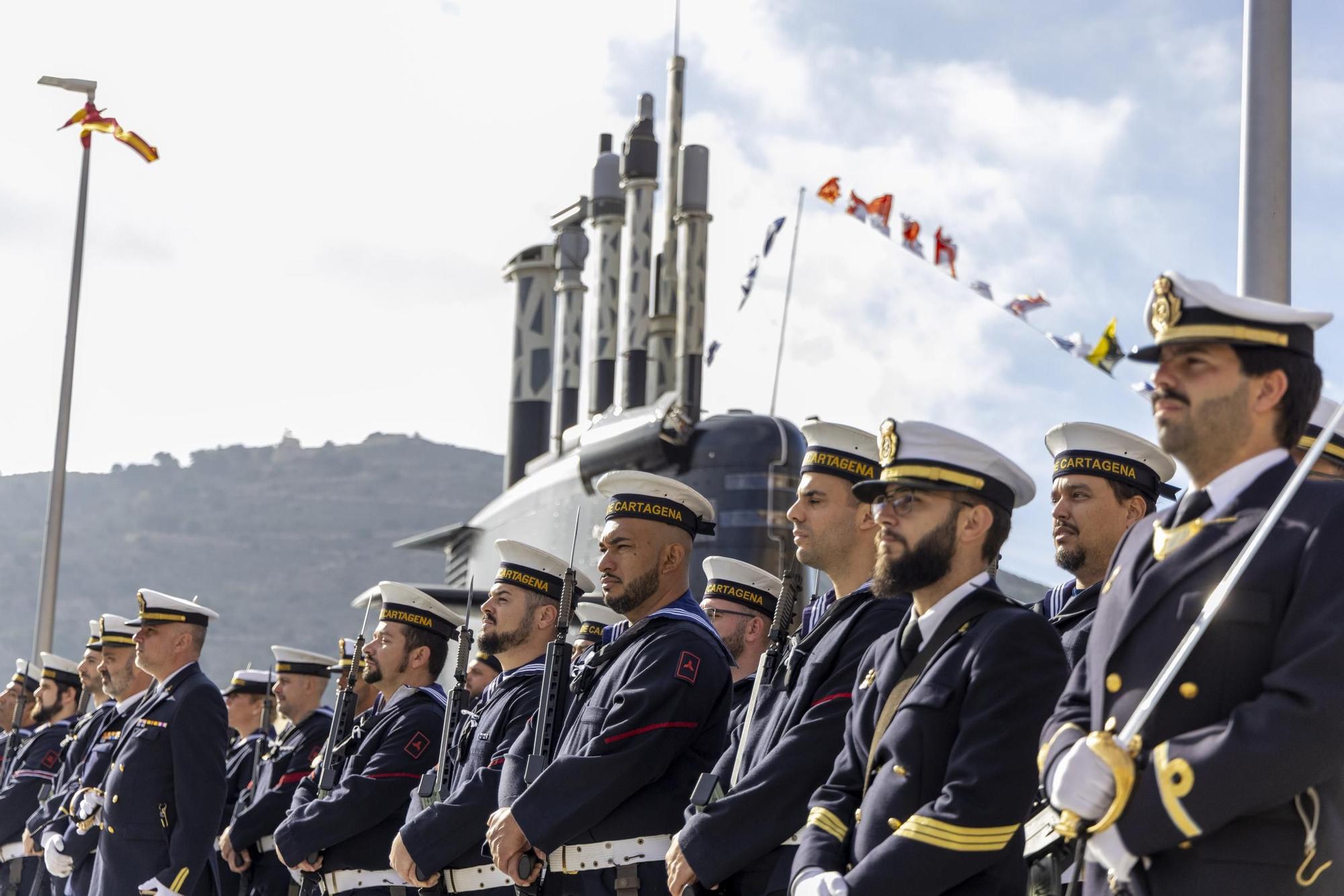 FOTOS: La Armada recibe el submarino S-81 de manos de Navantia