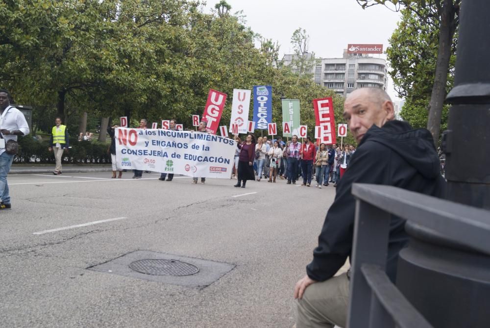 Manifestación convocada por los sindicatos de la enseñanza concertada