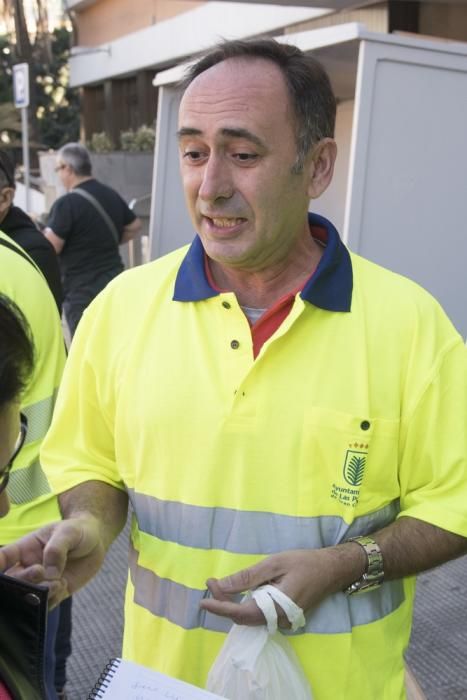 Concentración de trabajadores de limpieza en el Ayuntamiento de Las Palmas de Gran Canaria