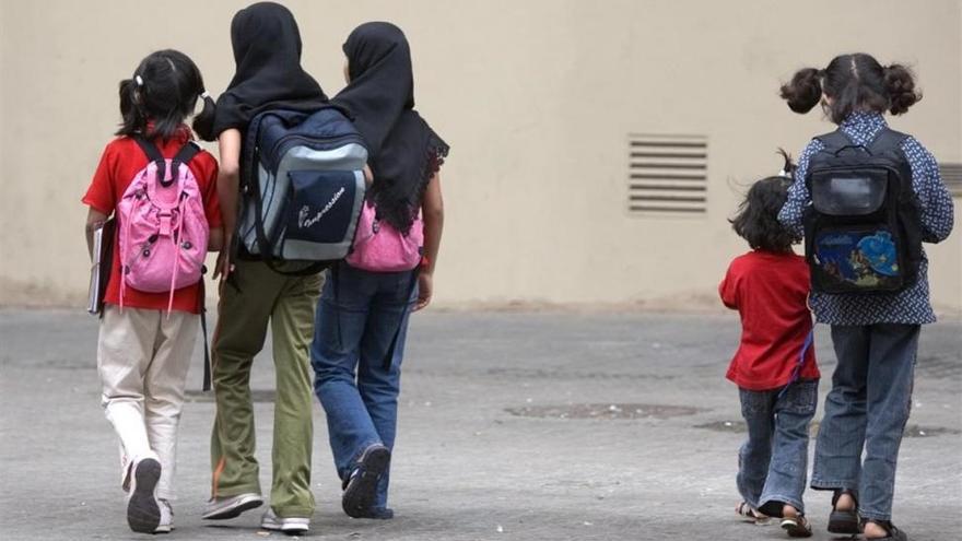 Un instituto de Valencia prohíbe a una alumna musulmana entrar en clase con velo