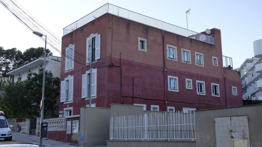El ayuntamiento de Calvià mediará para ampliar el alquiler de los desalojados de Peguera hasta el invierno
