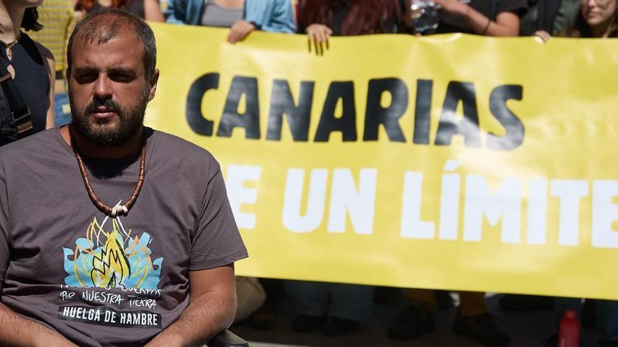 Los huelguistas de &#039;Canarias tiene un límite&#039; vuelan al Congreso