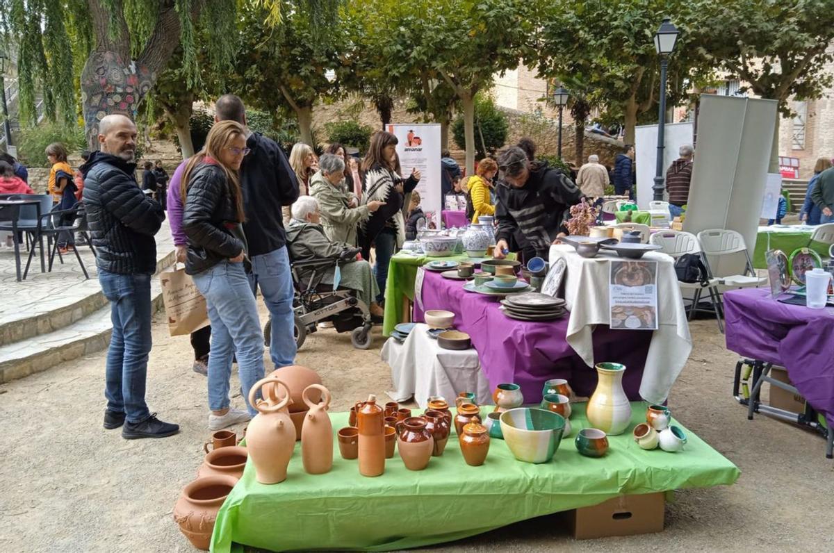 Hubo puestos de artesanía, alimentación y servicios, entre otros. | SERVICIO ESPECIAL