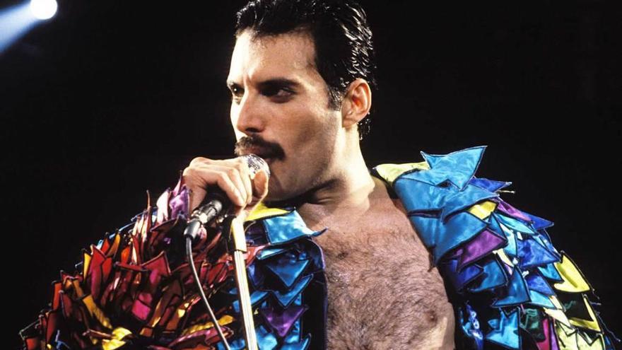 Freddie Mercury, en pleno concierto.