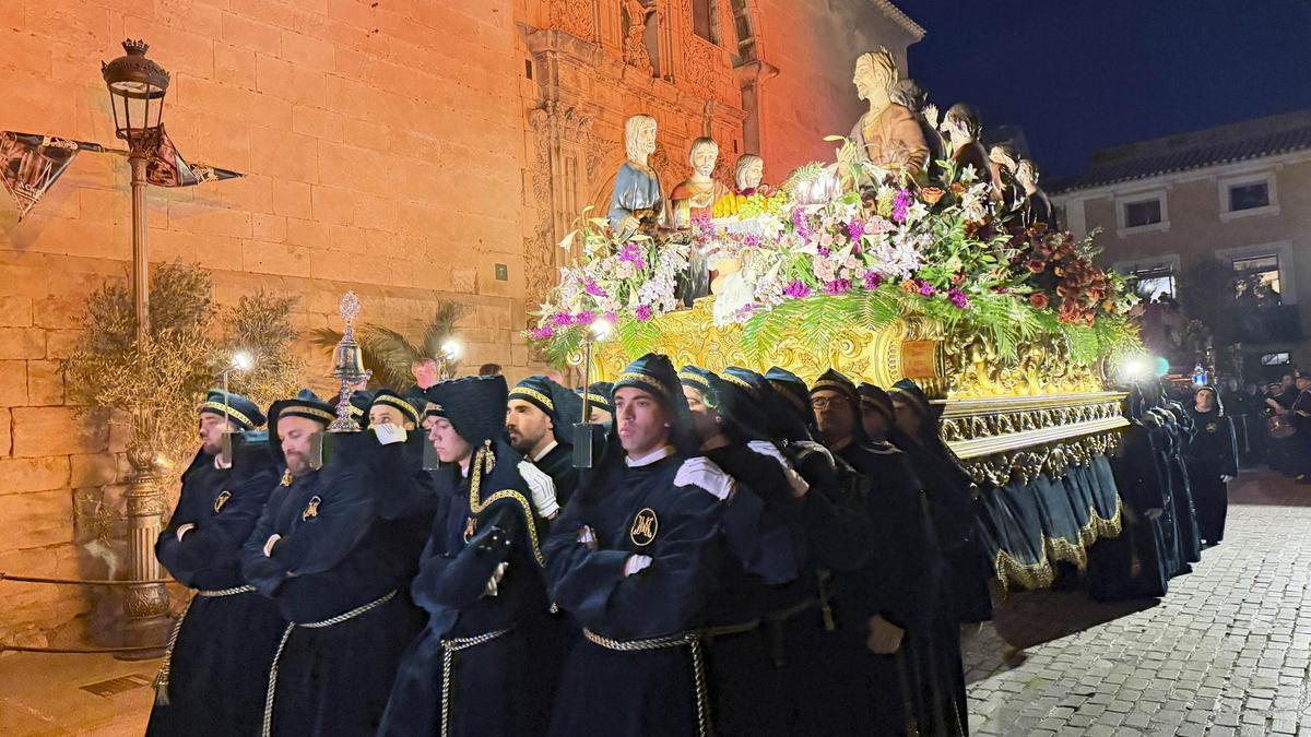 Paso de ‘La Santa Cena’, de la Real Cofradía de Nuestra Señora de Gracia y Esperanza, la noche del Martes Santo en Cieza