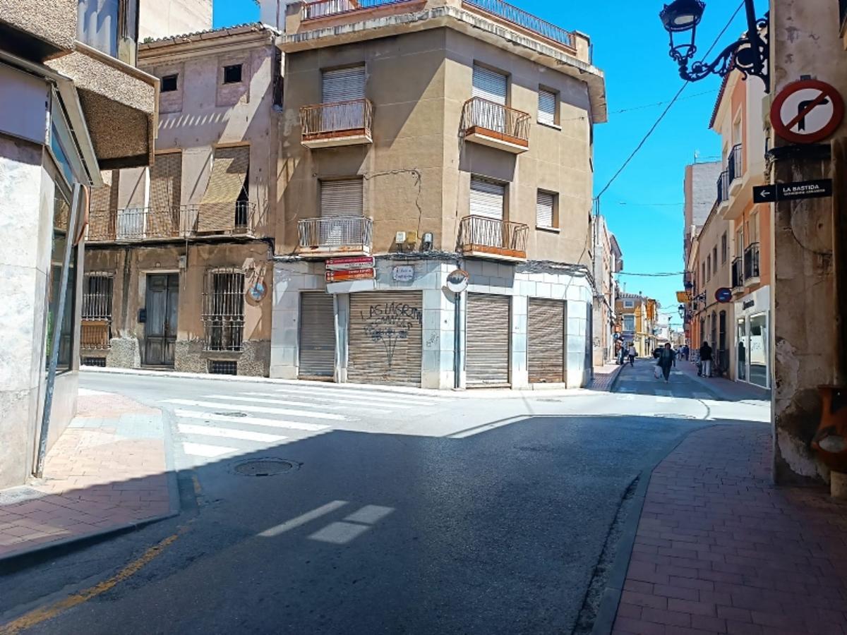 El espacio urbano en el que convergen las calles San Antonio, Mayor Triana y Avenida Santa Eulalia