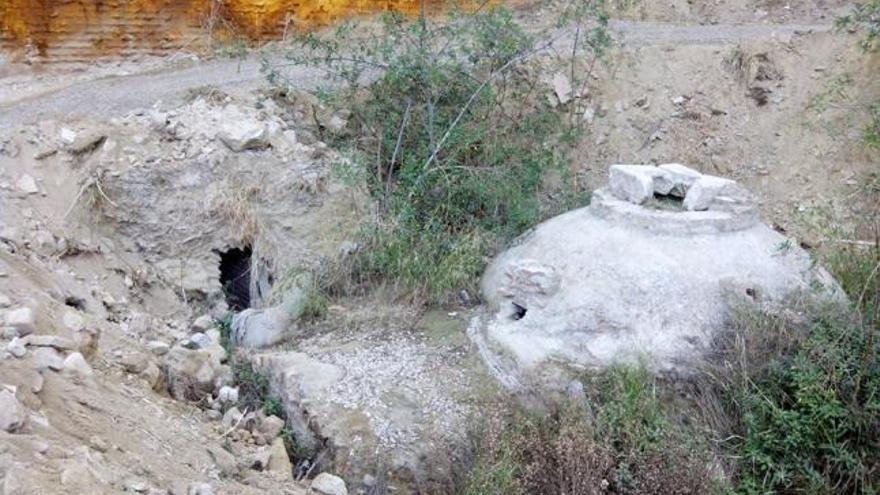 El aljibe del acueducto de San Telmo, dañado.