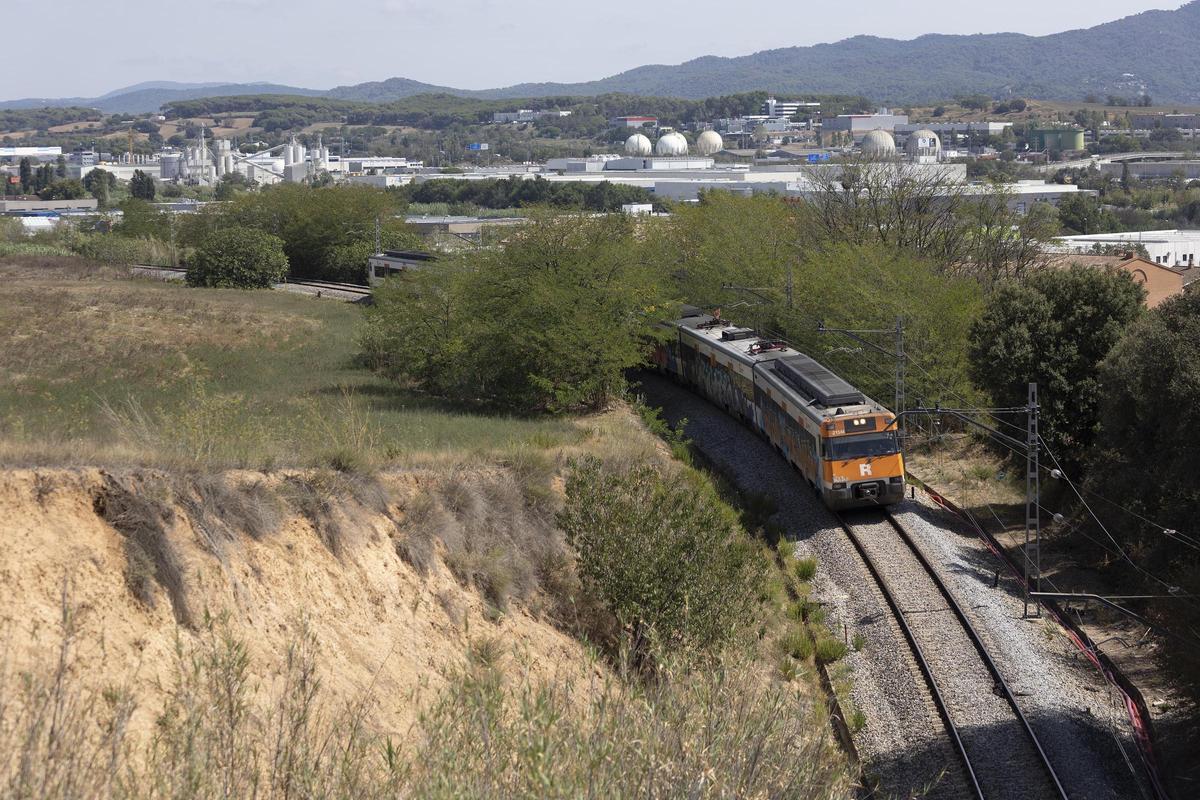 El desdoblament de l’R-3 de Rodalies inclou tancar el tram de vies en què quatre joves van morir atropellats a Montmeló