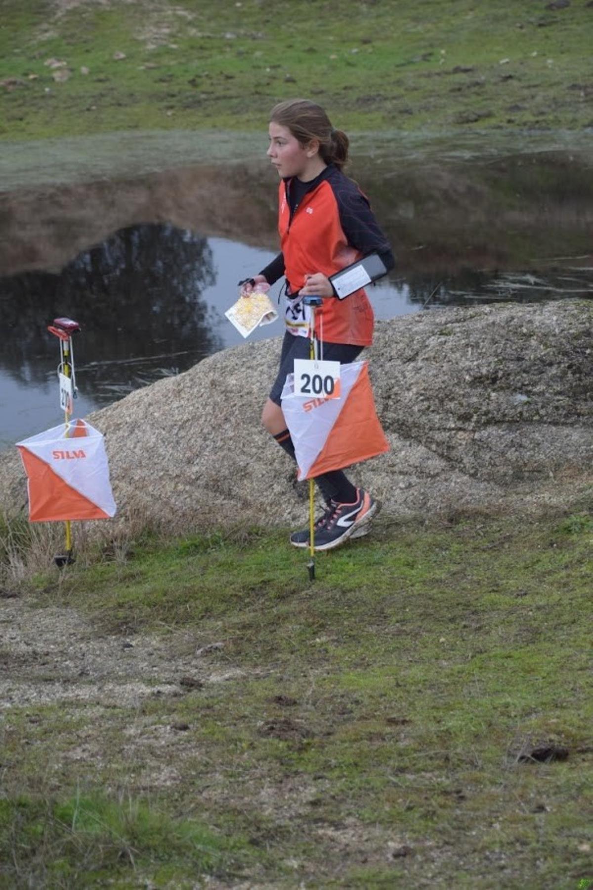 Una atleta del CAX Orientació de Xàtiva en el Trofeo de Extremadura.