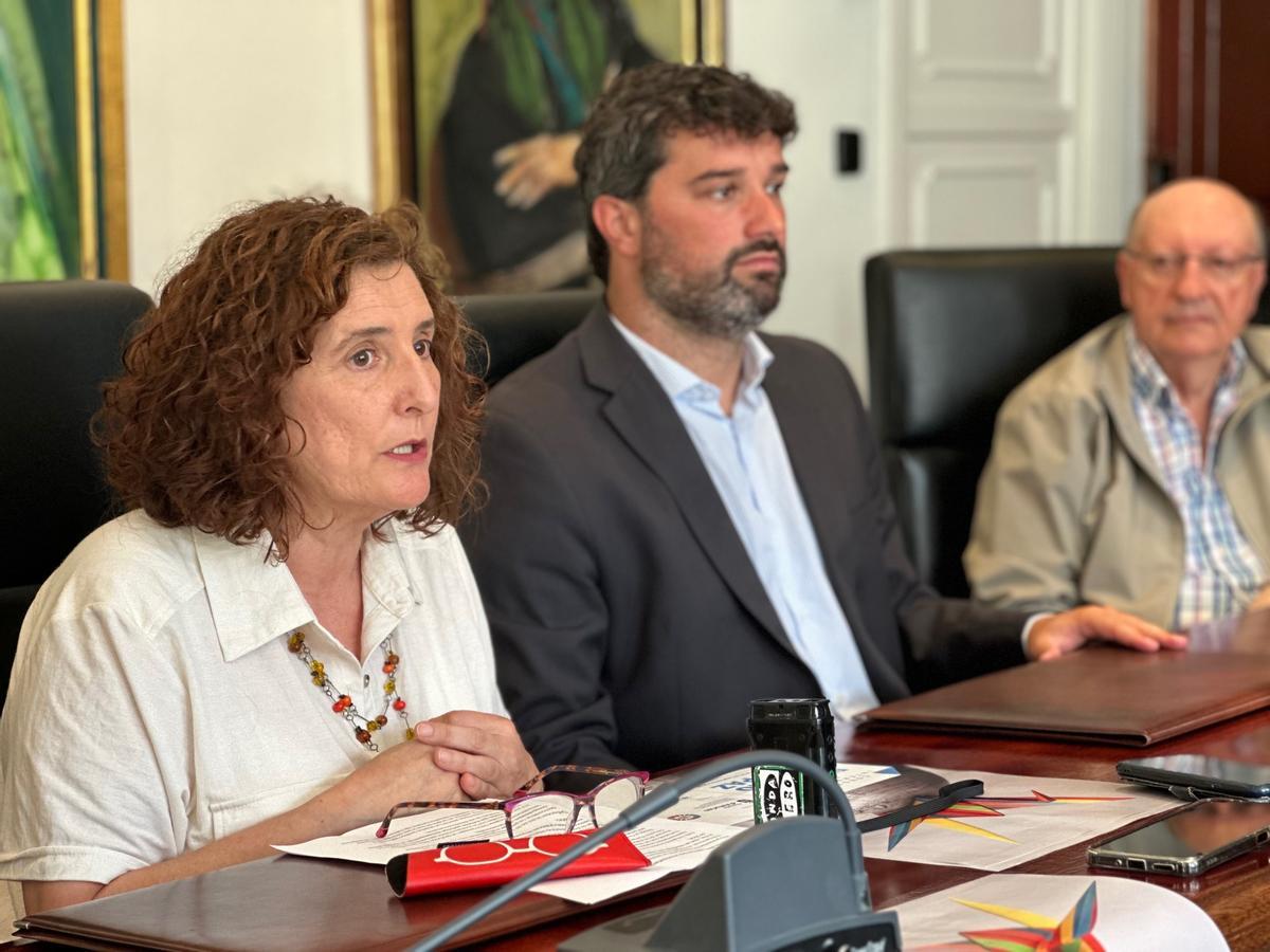 La viconsejera Beatriz González, durante su intervención, en Luarca.