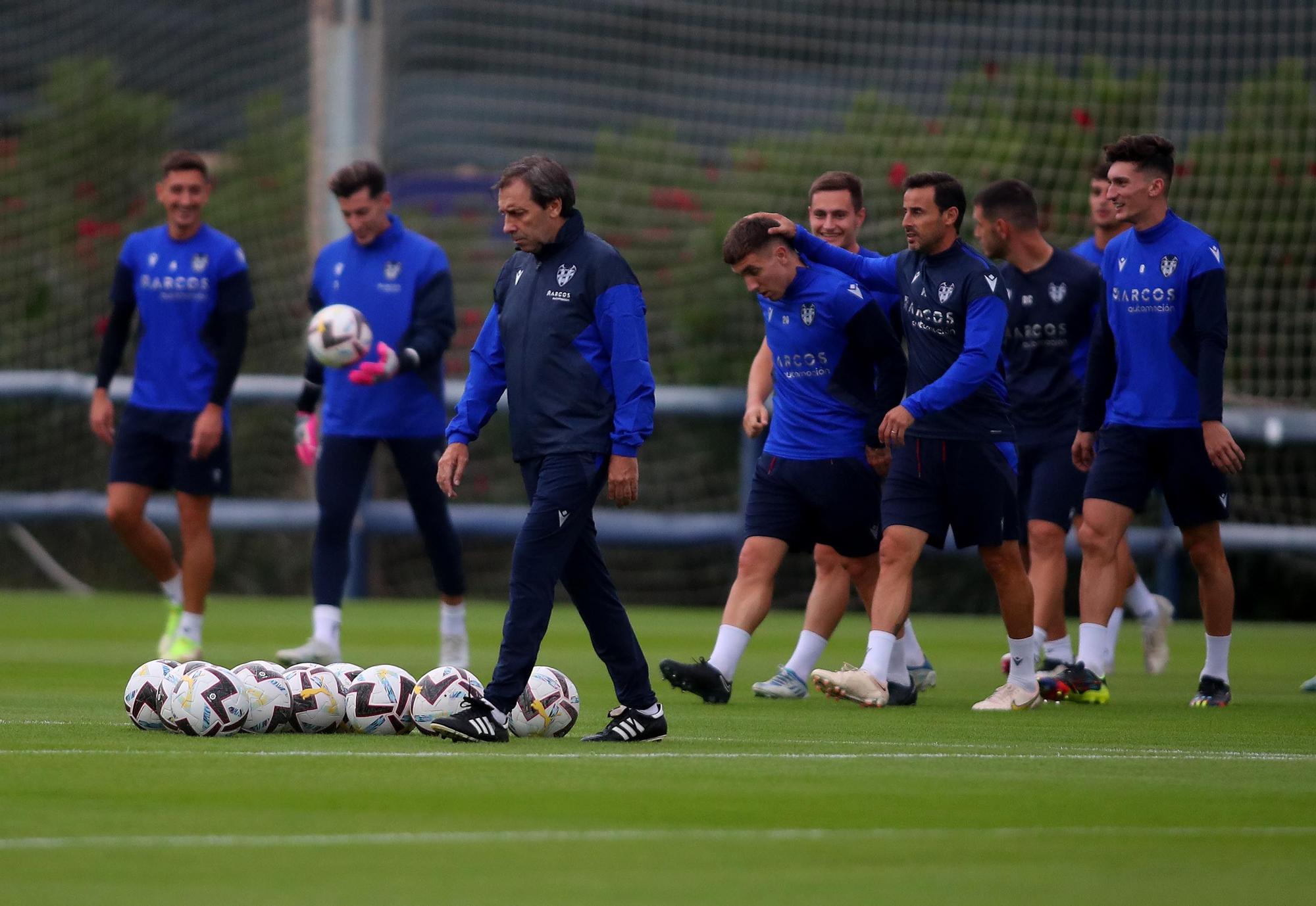 Primer entrenamiento de Felipe Miñambres con el Levante UD