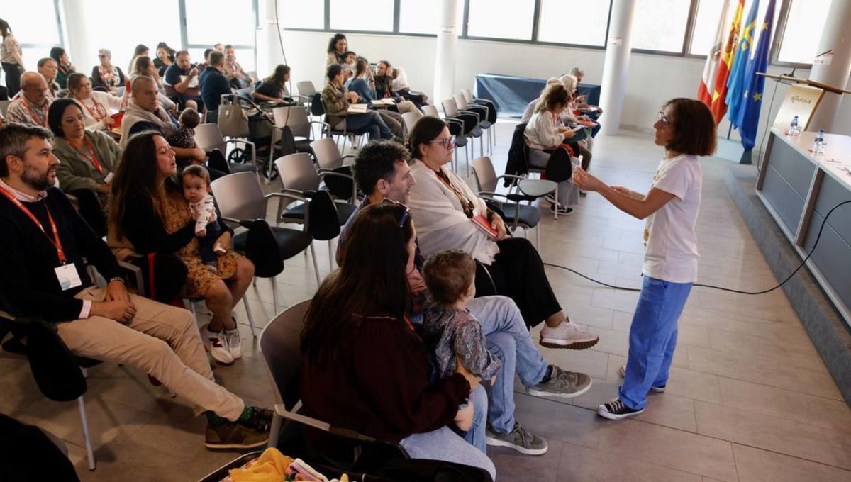 El congreso de acondroplasia empieza con talleres y centenares de asistentes