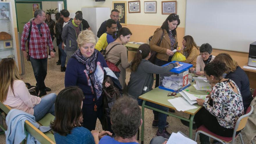 Votaciones de los padres en un colegio de Alicante