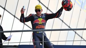 Augusto Fernández celebrando en el TT de Assen