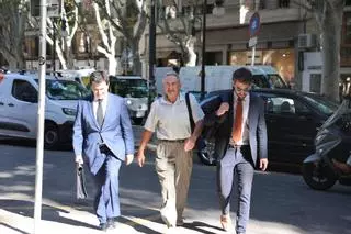 La víctima del expárroco de Can Picafort: “Me sentó en las rodillas, me metió la mano por debajo de la camiseta y luego por debajo de los pantalones”