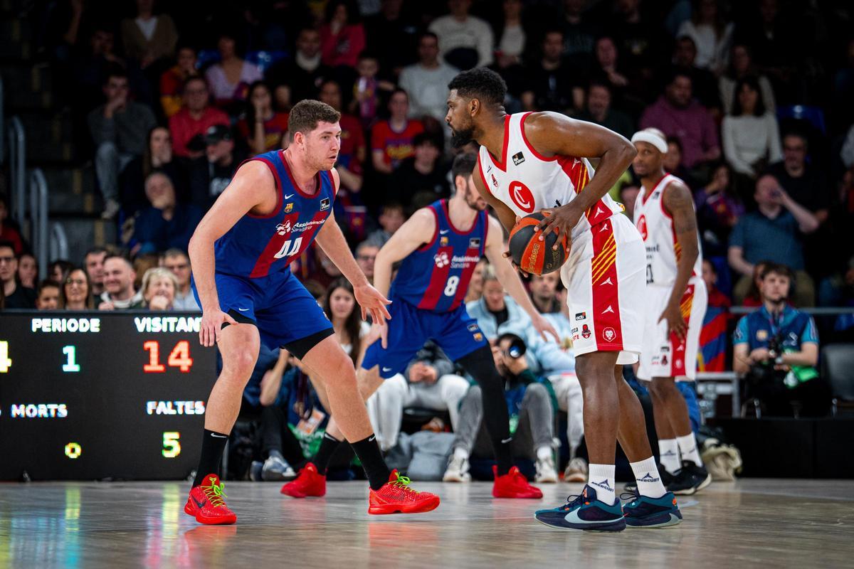 Mencía y Parra, durante el partido de este domingo.