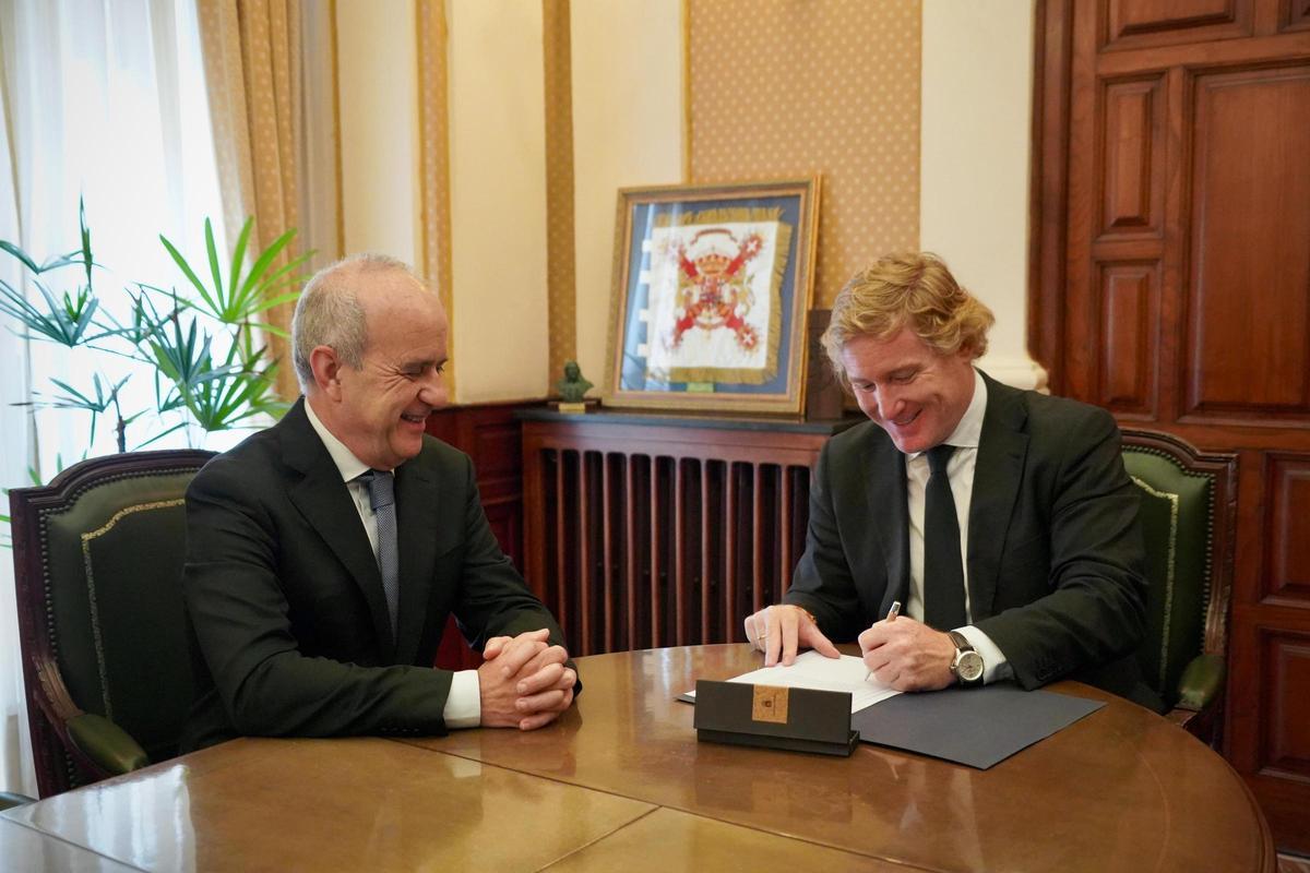 Acuerdo entre la UNED y el Ayuntamiento de Badajoz para garantizar el Aula Universitaria.