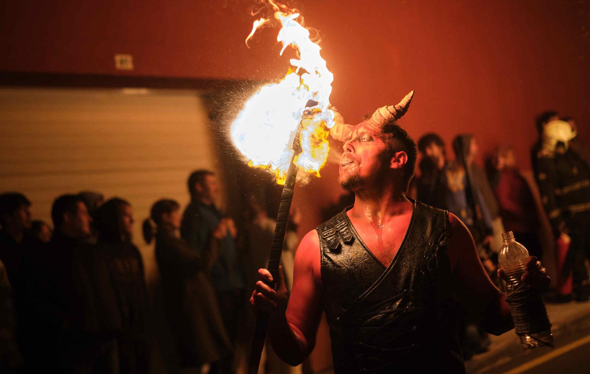 La Noche de Las Burras en Güímar