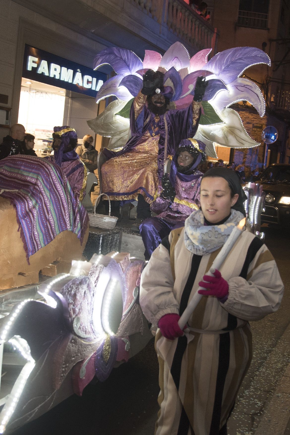 Busca't a les imatges de la Cavalcada de Reis de Sallent