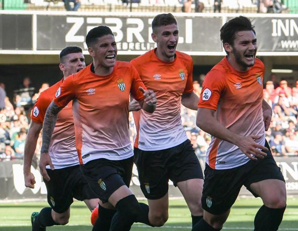 L’uruguaià celebrant amb el Peralada.