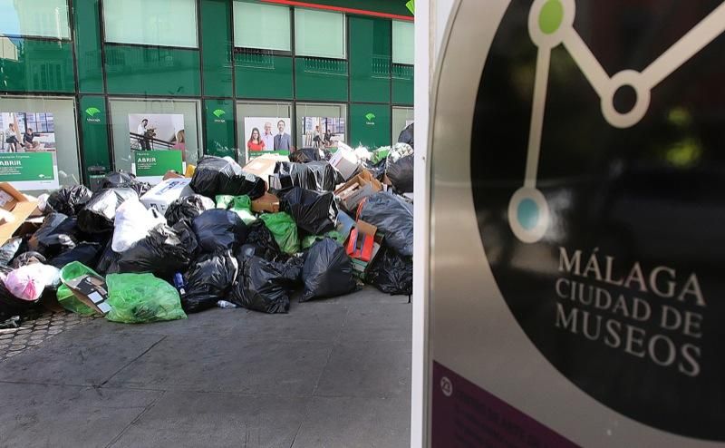 Cuarto día de la huelga de recogida de basuras en el Centro