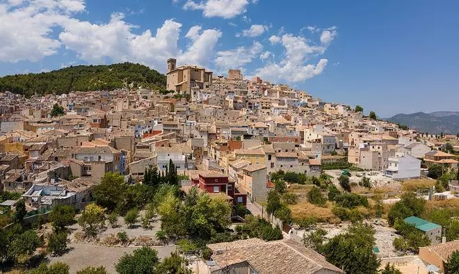 El pueblo más bonito de Murcia no es Caravaca: una villa escalonada con castillo y tamboradas
