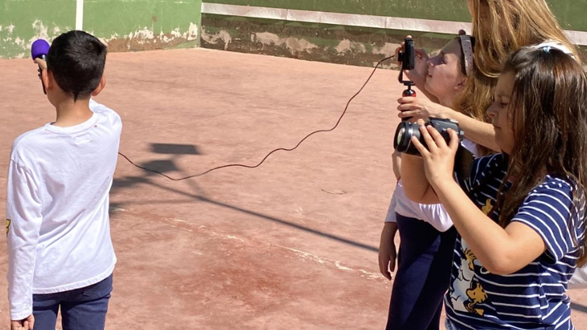 Los jóvenes preparando entrevistas