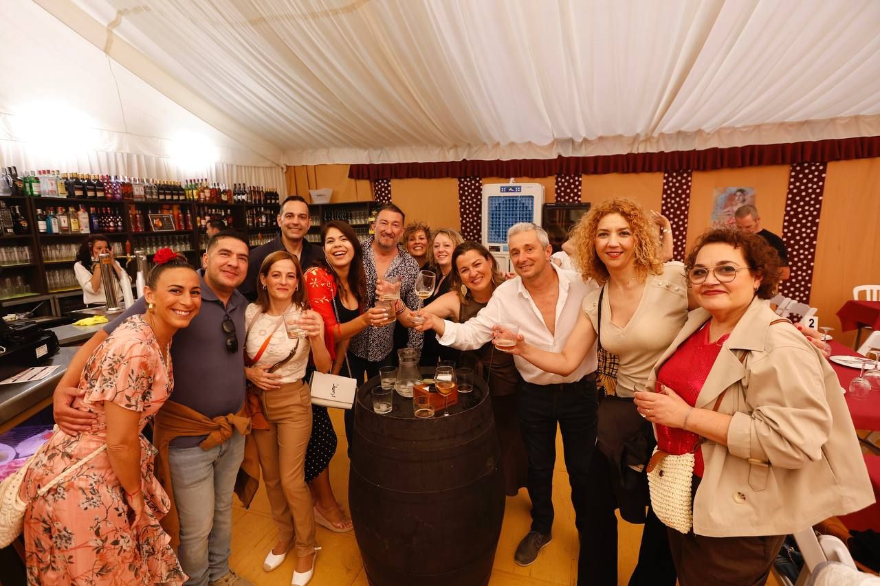 El Arenal se anima desde primera hora en el día del inicio de la Feria de Córdoba